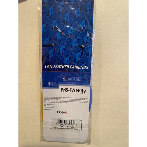 Oklahoma City Thunder NBA Basketball Blue and Yellow Fan Feather Earrings New - Picture 2 of 2